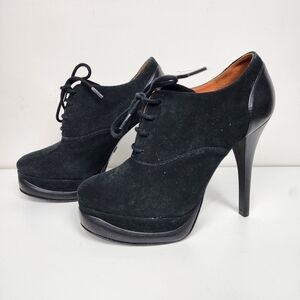Pour la Victoire black suede heels, size 7